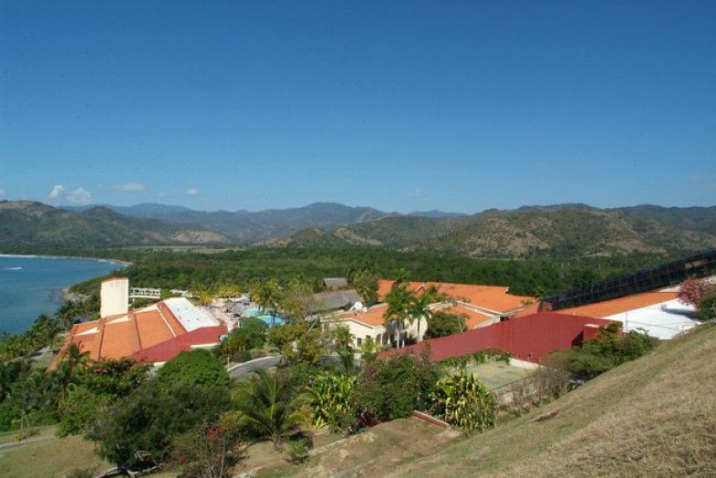 Hotel Brisas Los Galeones à Chivirico Extérieur photo